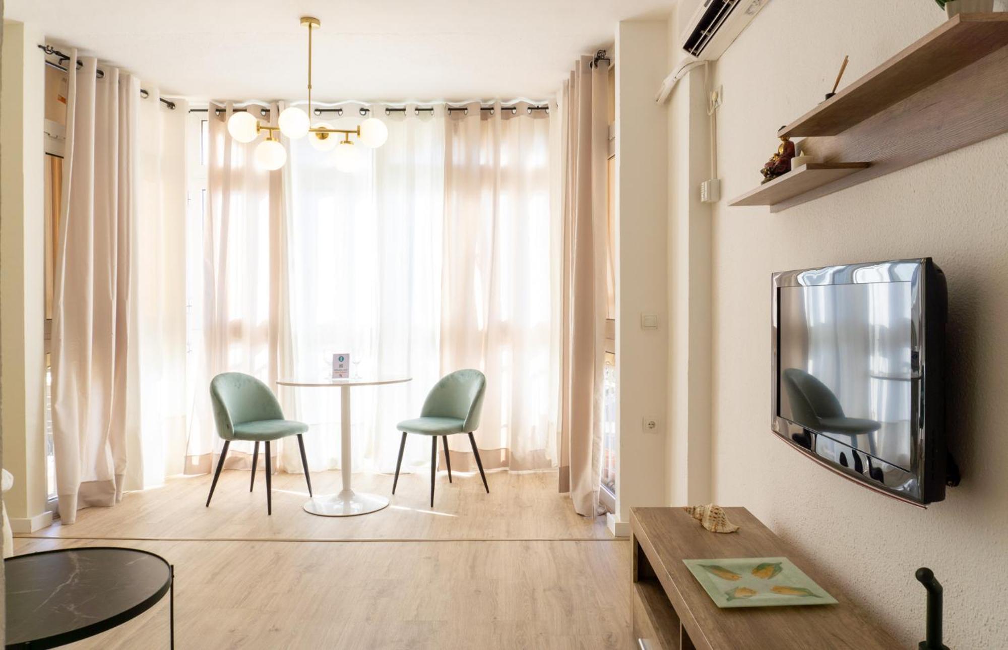 Apartamento Picasso Торемолинос Екстериор снимка