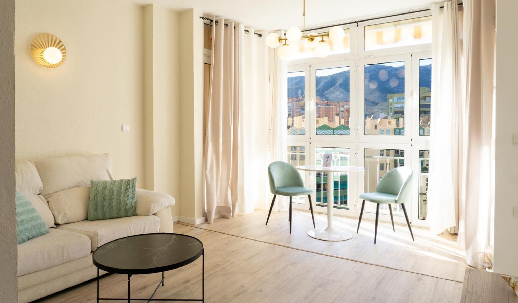 Apartamento Picasso Торемолинос Екстериор снимка